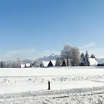 Village Vorauf, *