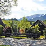 Village Vorauf, *
